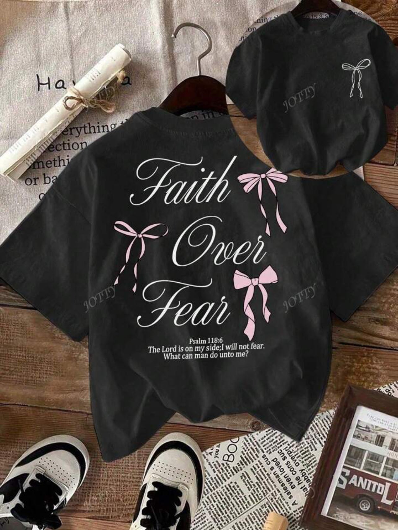 Camiseta cristiana de manga corta para mujer - Conoce a Jesús, conoce la paz
